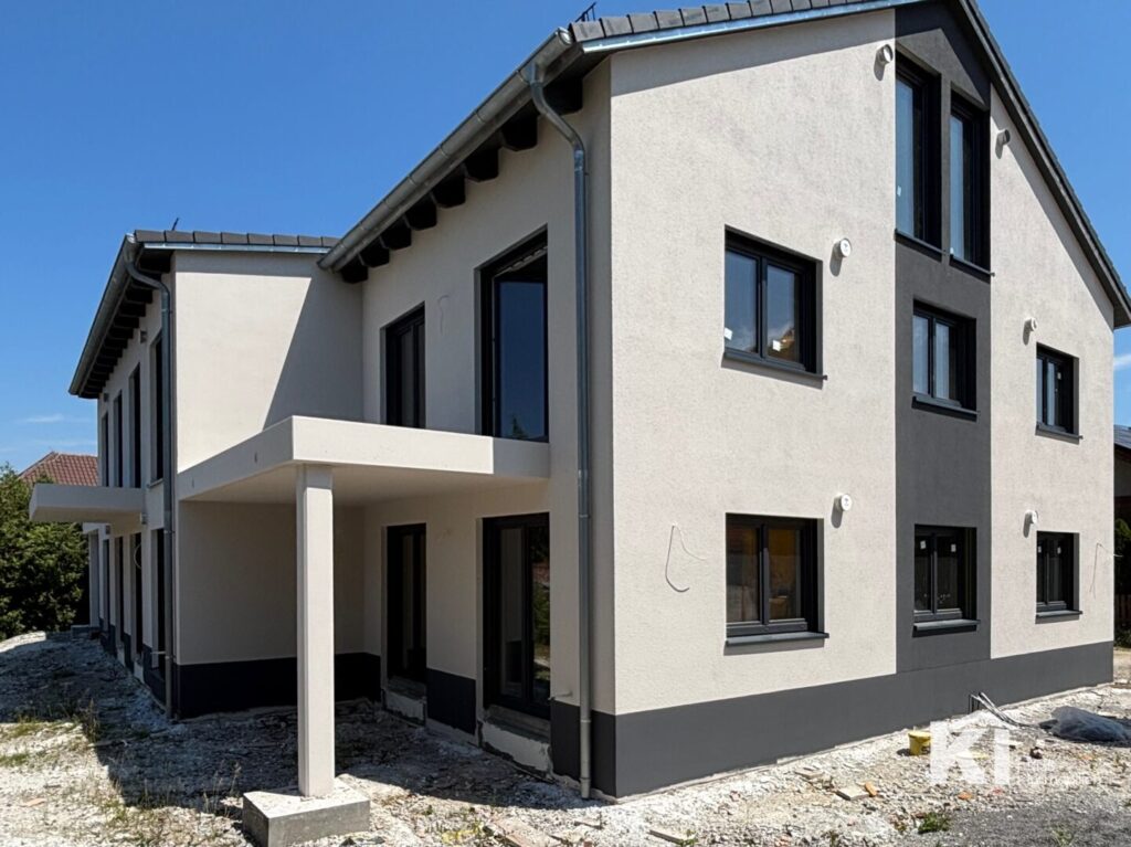 Rohbau und Fassade fertiggestellt _ Südwestansicht